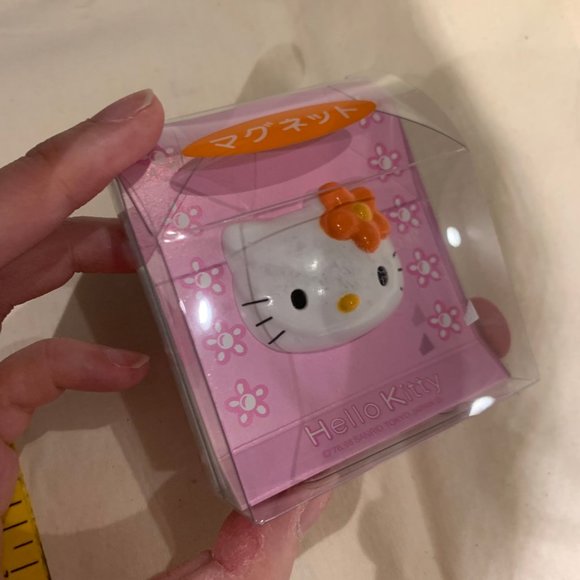 Lot of 2 Hello Kitty 3D Magnets Japan - Picture 6 of 6